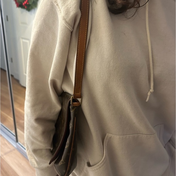 Louis Vuitton shoulder bag - Picture 7 of 12